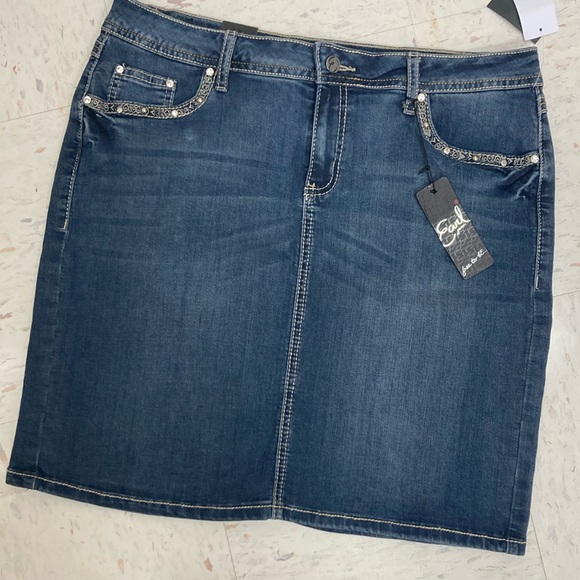 NWT denim skirt with SPARKLE - Picture 1 of 6